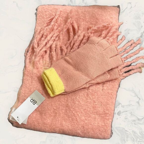 NWT Nordstrom BP. Women’s Pink Coral Apricot Scarf and Fingerless Mittens Ser- O - Picture 1 of 2